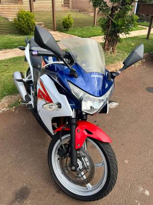 HONDA CBR 250R 